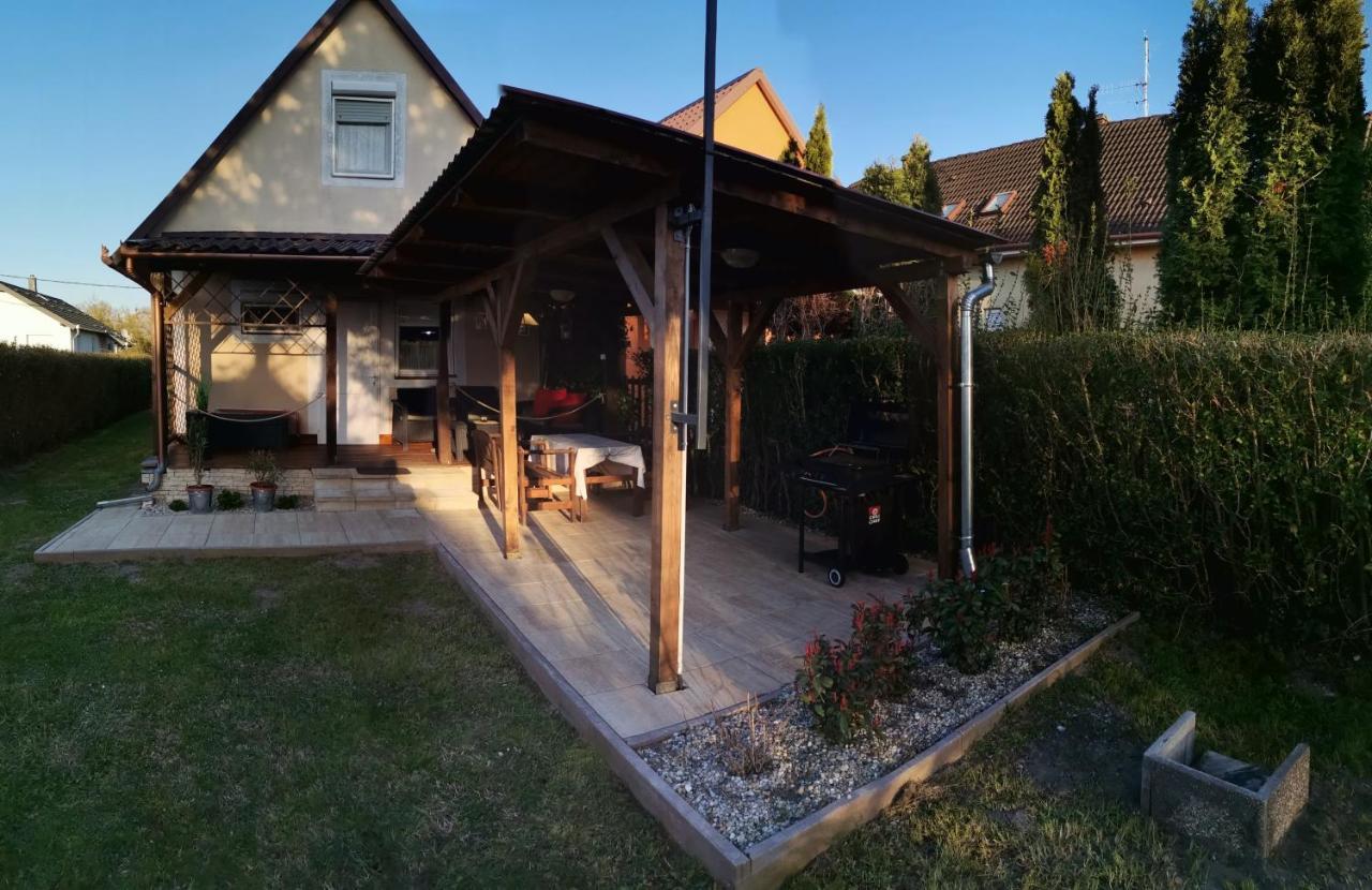Villa Kotnyek Nyaralo Balatonkeresztúr Exterior foto